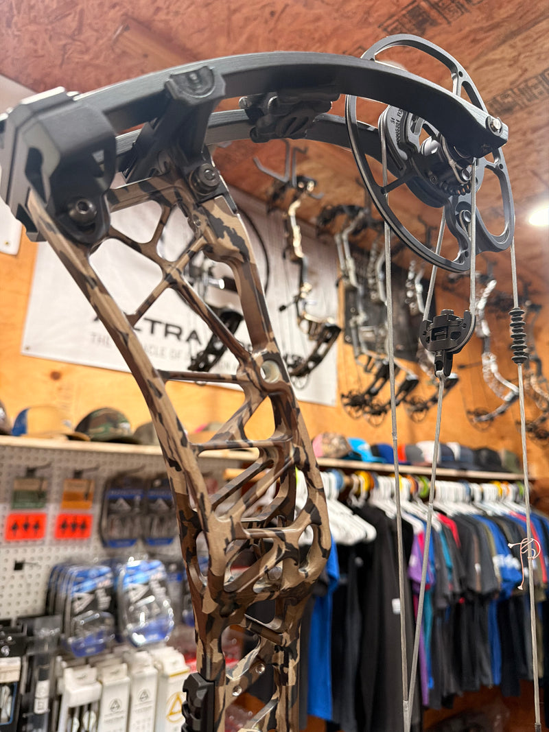 Elite Varos - Mossy Oak Bottomland